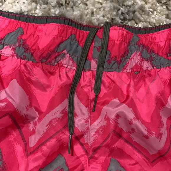 Umbro pink athletic shorts - Picture 4 of 6